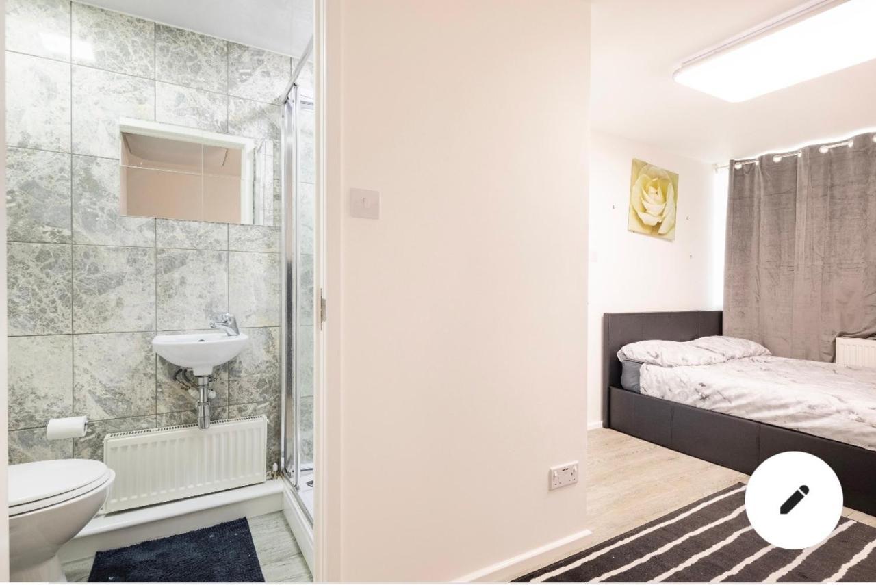 En-Suite Room In Central Milton Keynes Luaran gambar