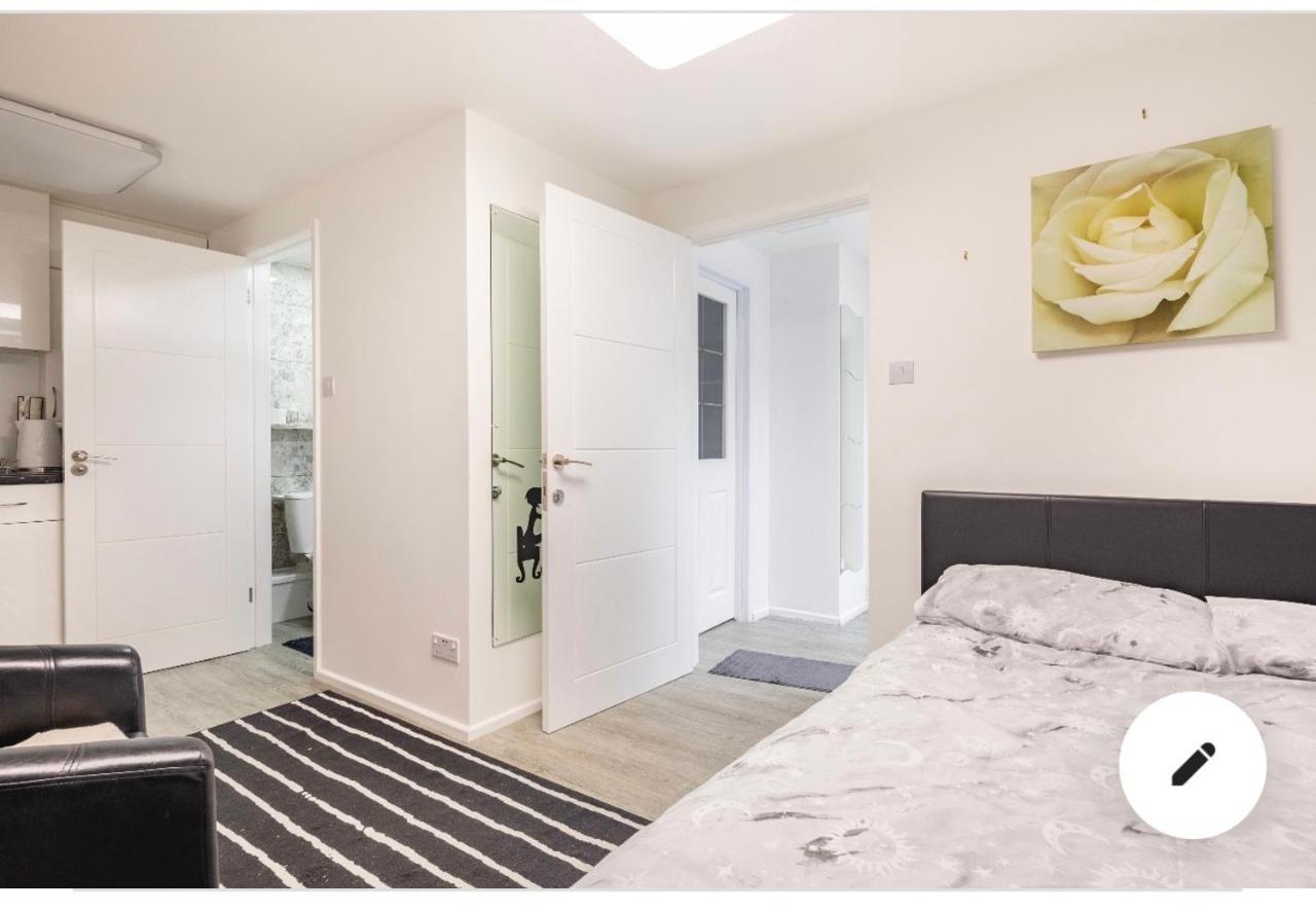 En-Suite Room In Central Milton Keynes Luaran gambar